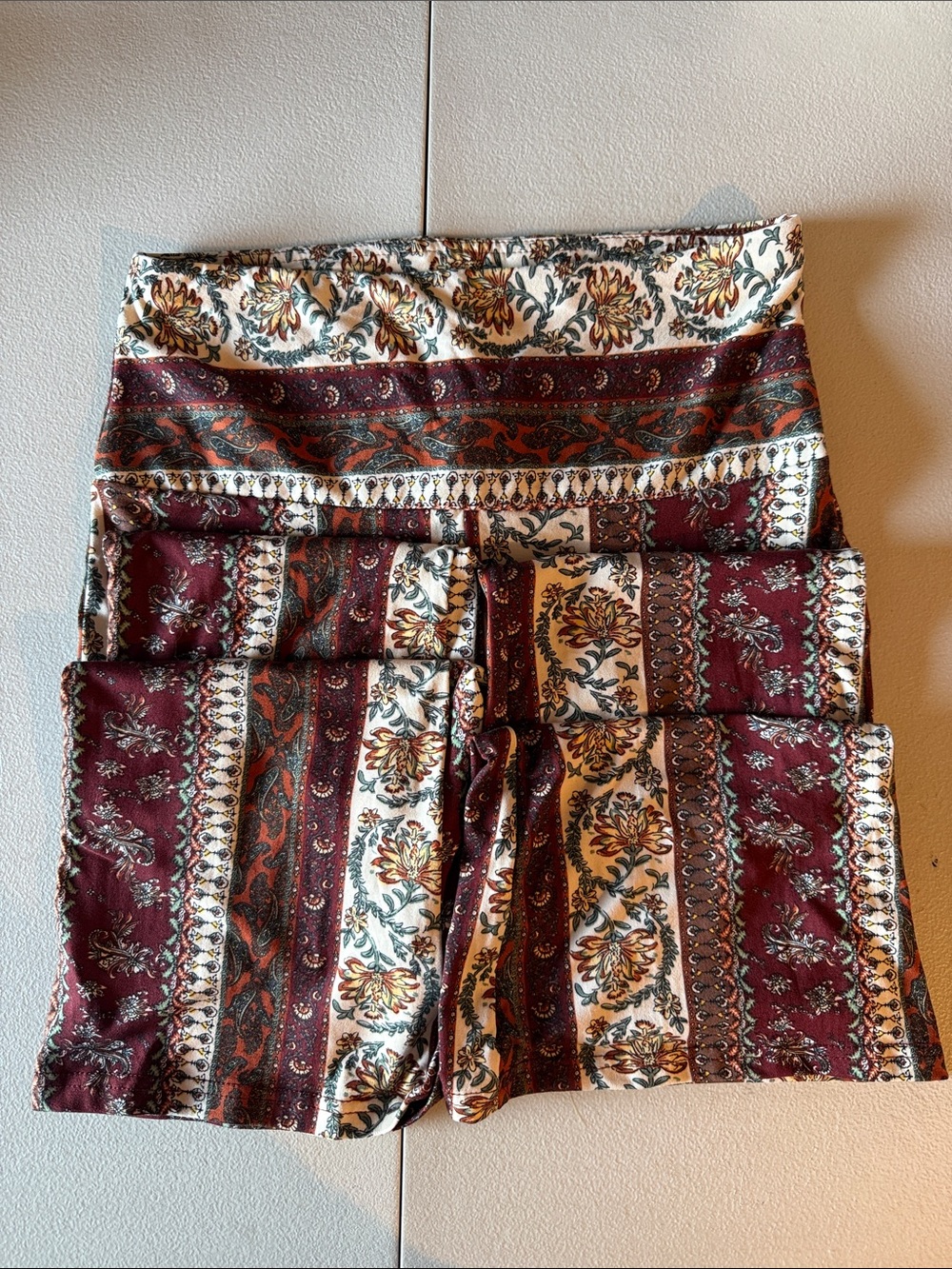 ShoSho Floral Stripe Linen Bell Bottom leggings- Burgundy & Cream Size L
